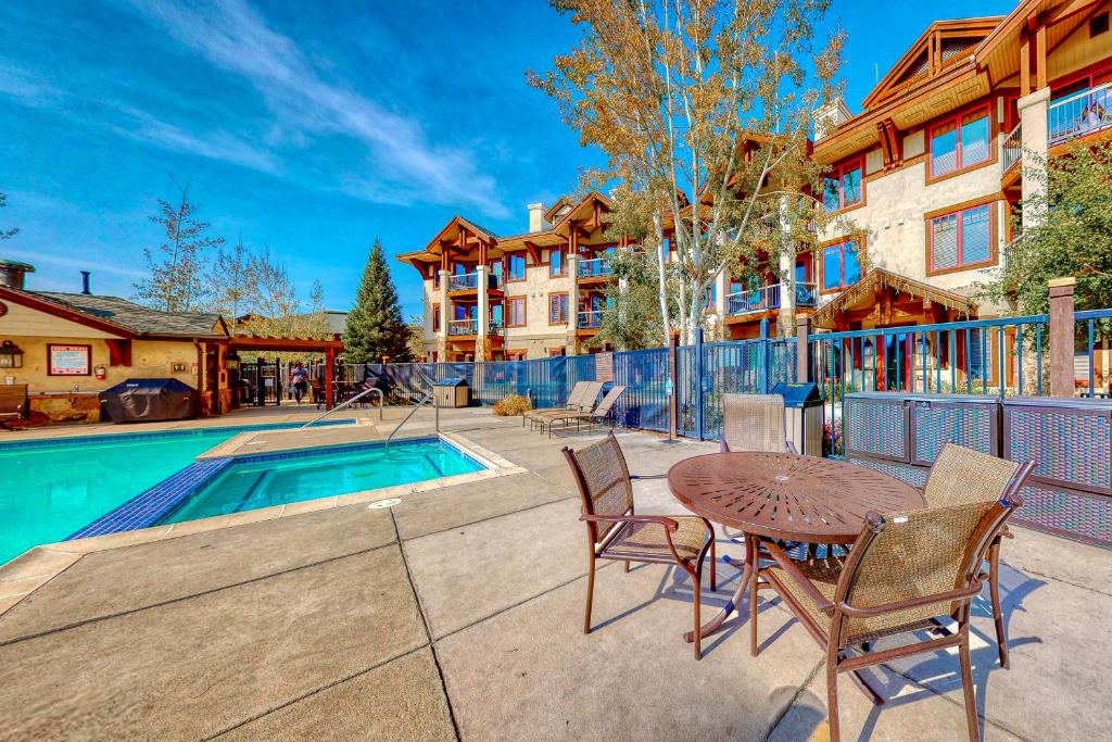 EagleRidge Lodge and Townhomes