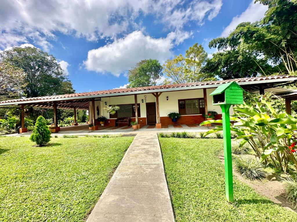 Finca cafetera Hernán victoria photo 1