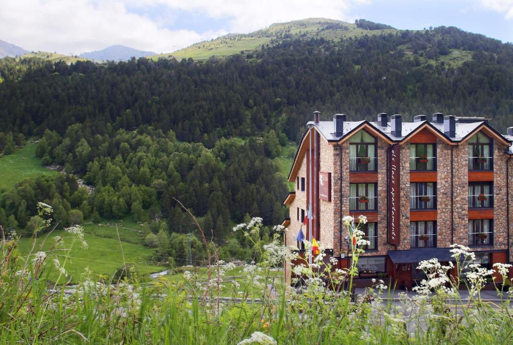 {
  "en-gb": "Apartaments Els Llacs"
} photo 3