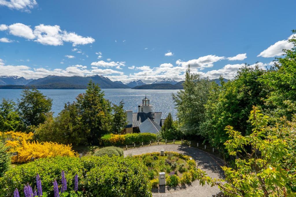 Casa con vista panorámica al lago Nahuel Huapi