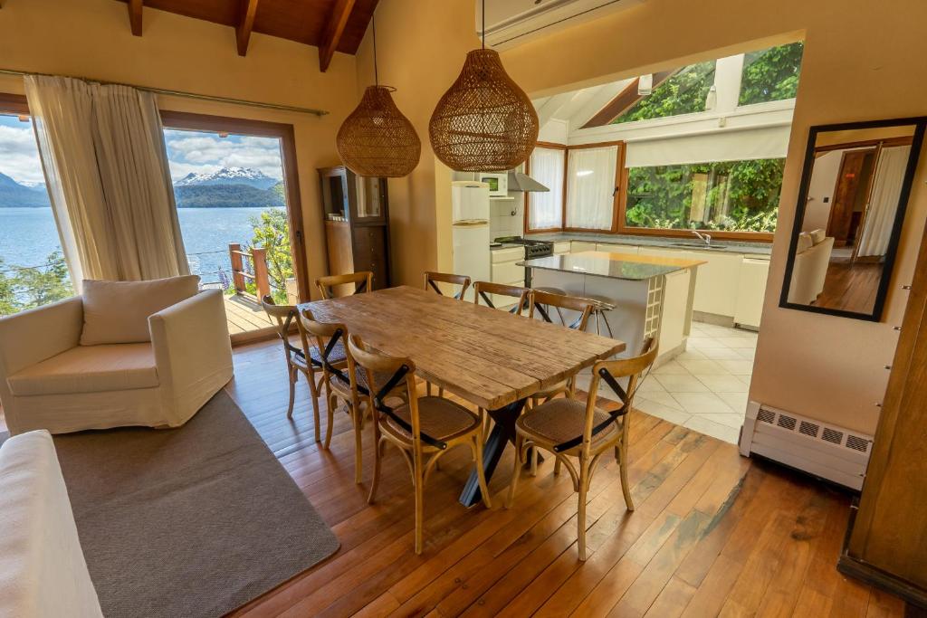 Casa con vista panorámica al lago Nahuel Huapi photo 2