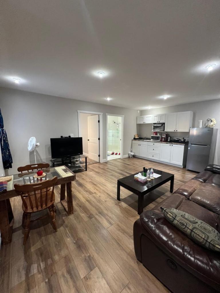 Entire Guest suite & Vacation home in Whitehorse photo 2