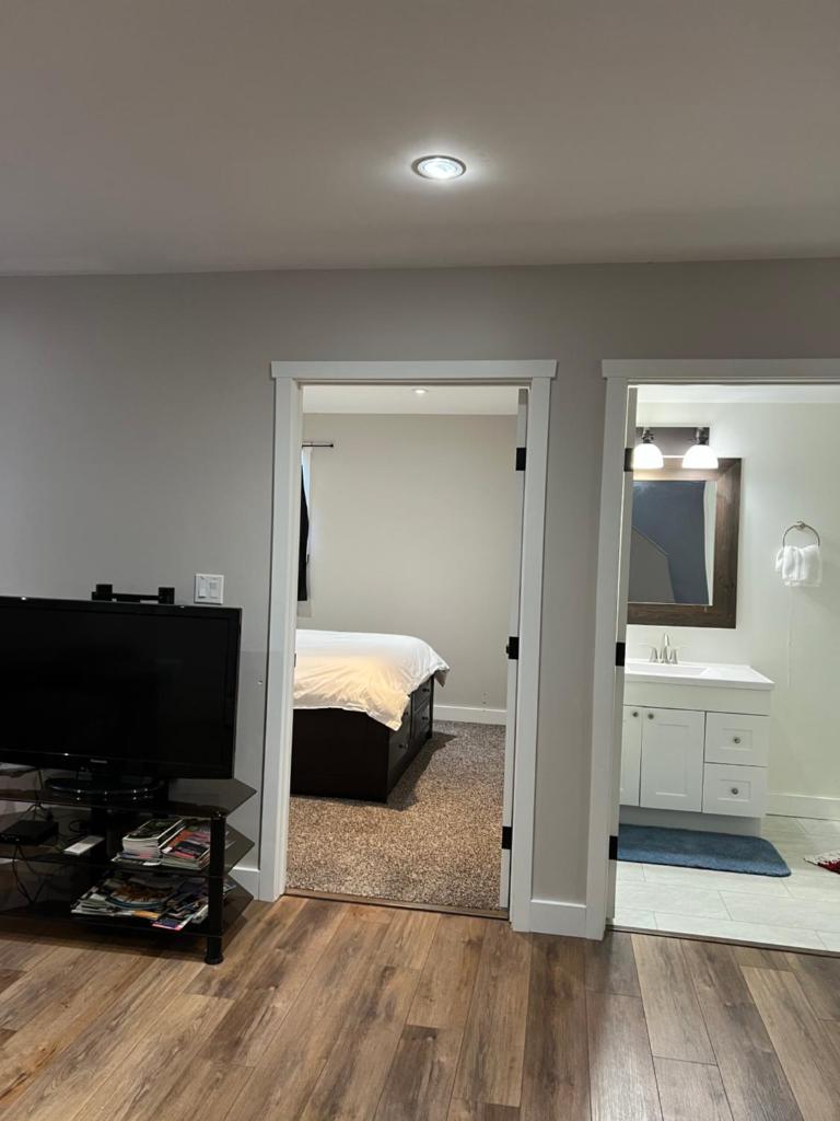 Entire Guest suite & Vacation home in Whitehorse photo 1