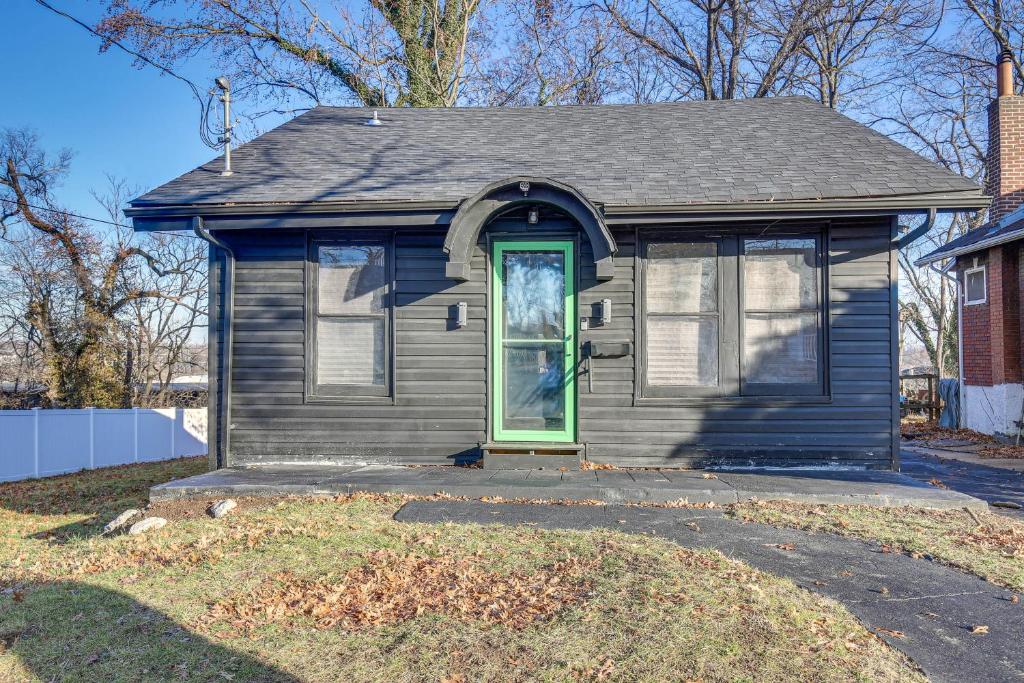 St Louis Home with Mini Pool Table and Arcade Game! photo 2