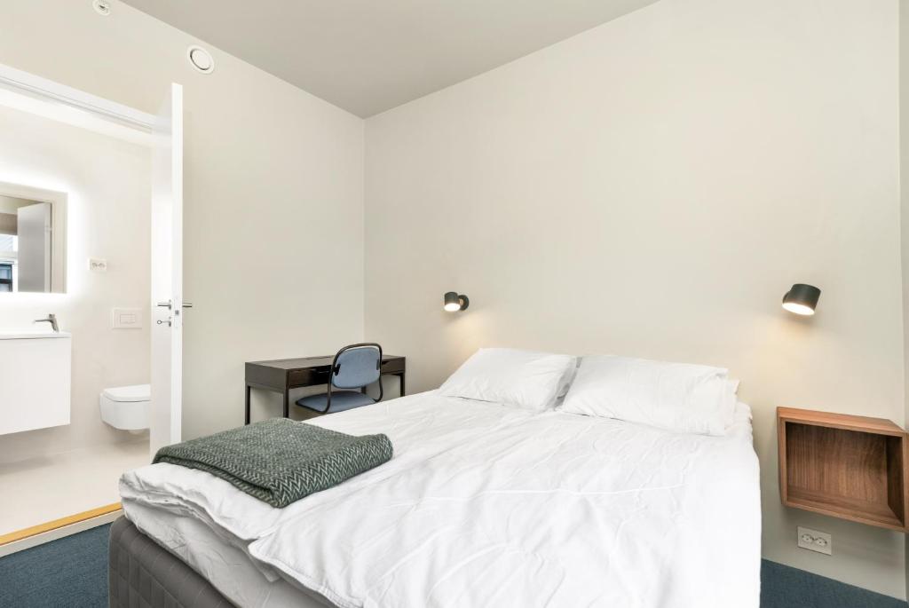 Central Guest House - Bedroom with private Bathroom photo 2
