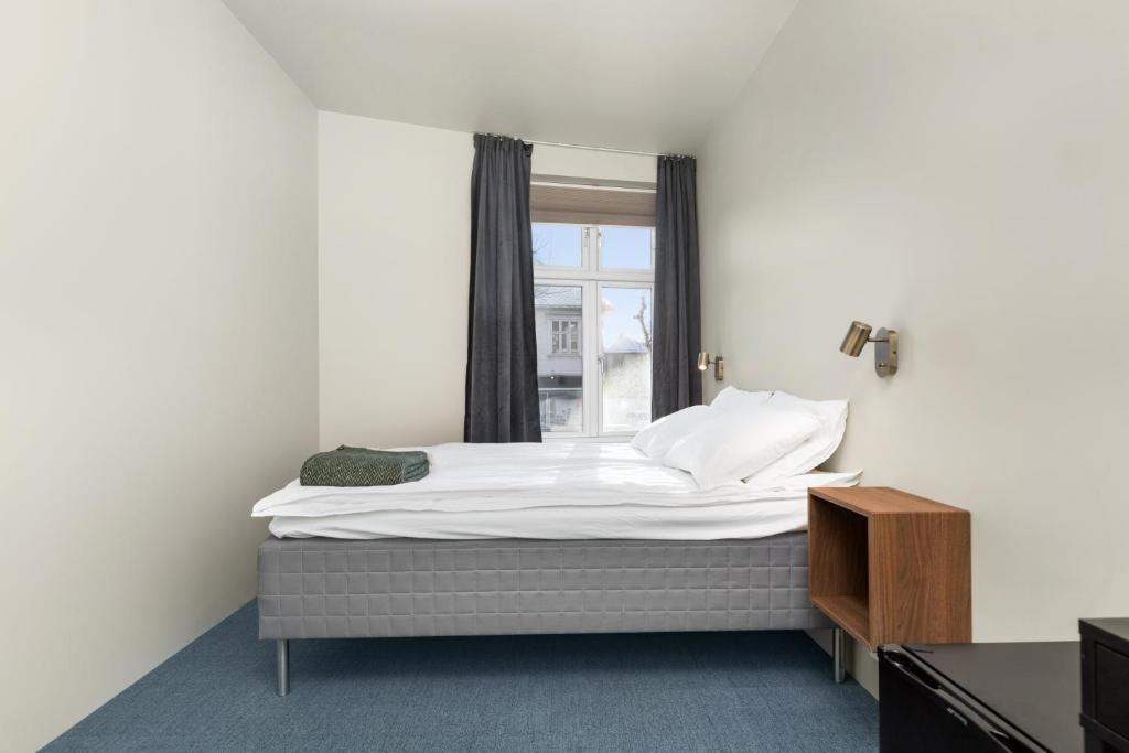 Central Guest House - Bedroom with private Bathroom photo 4