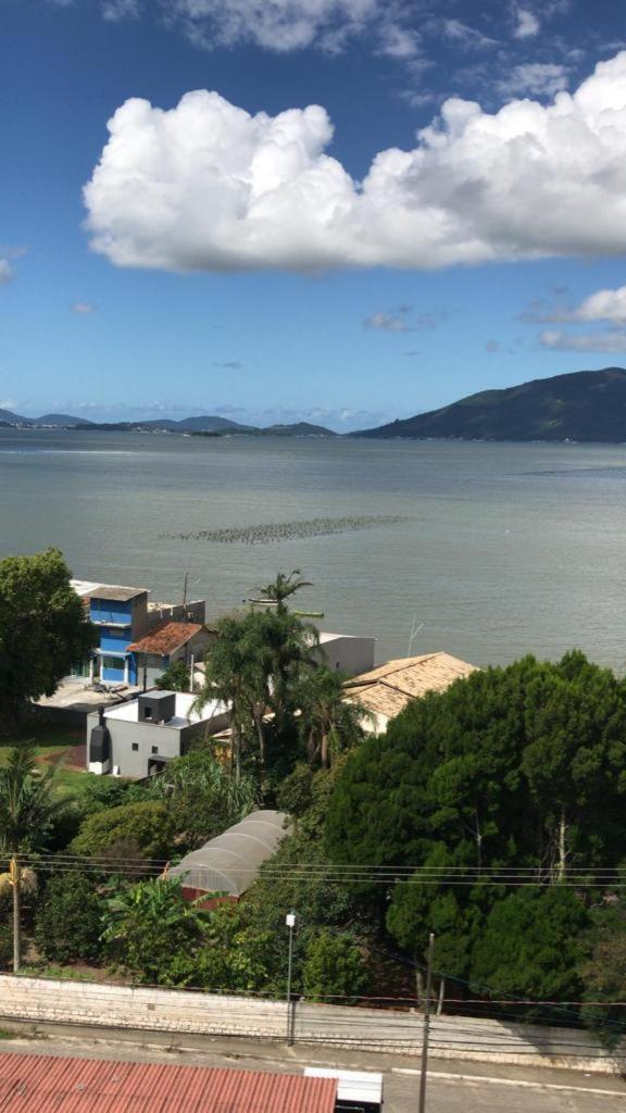 Apartamento na Palhoça, com vista para o mar, próximo a mercados, padarias e farmácias. photo 4
