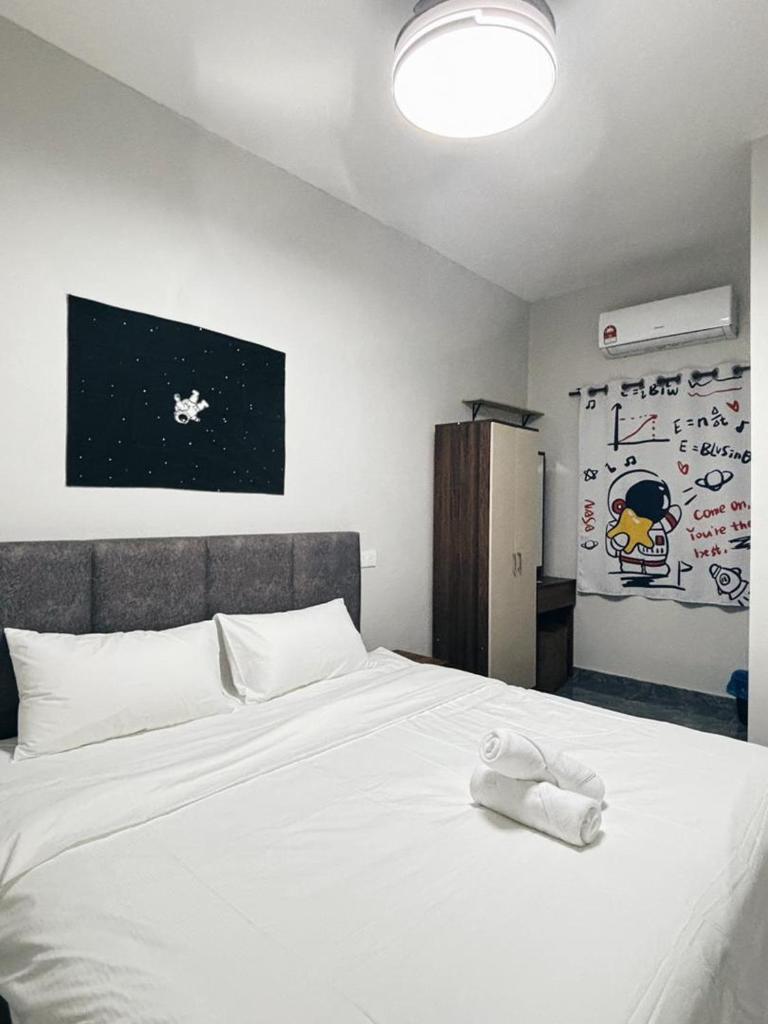 Room with PrivateBathroom, Projector, KSL Mall