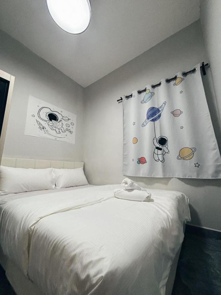 Room with Private Bathroom & Opposite KSL Mall photo 1