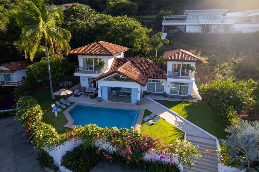 Luxury Villa in Ocotal Beach photo 1