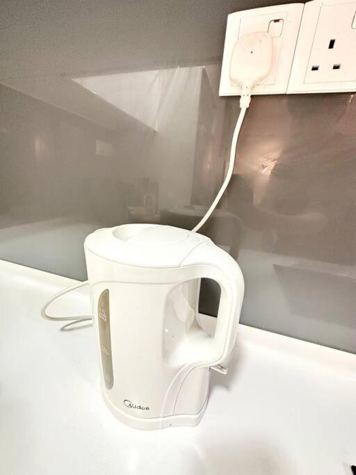 0117 Almas Suites Studio100mbps! Netflix By STAY photo 4