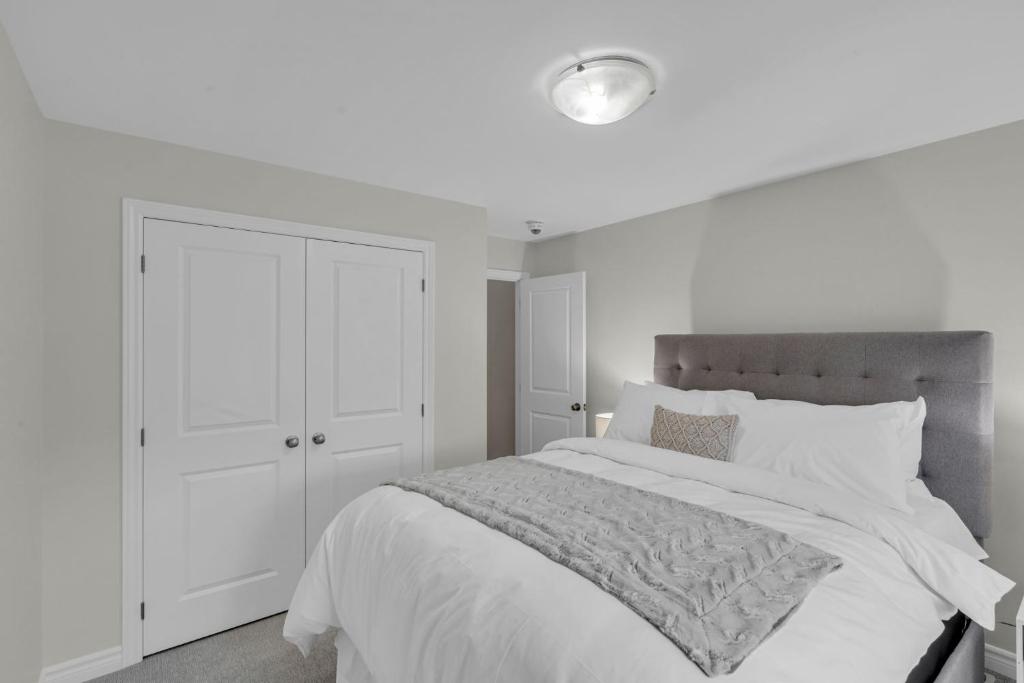 Luxurious and Beautiful House photo 3