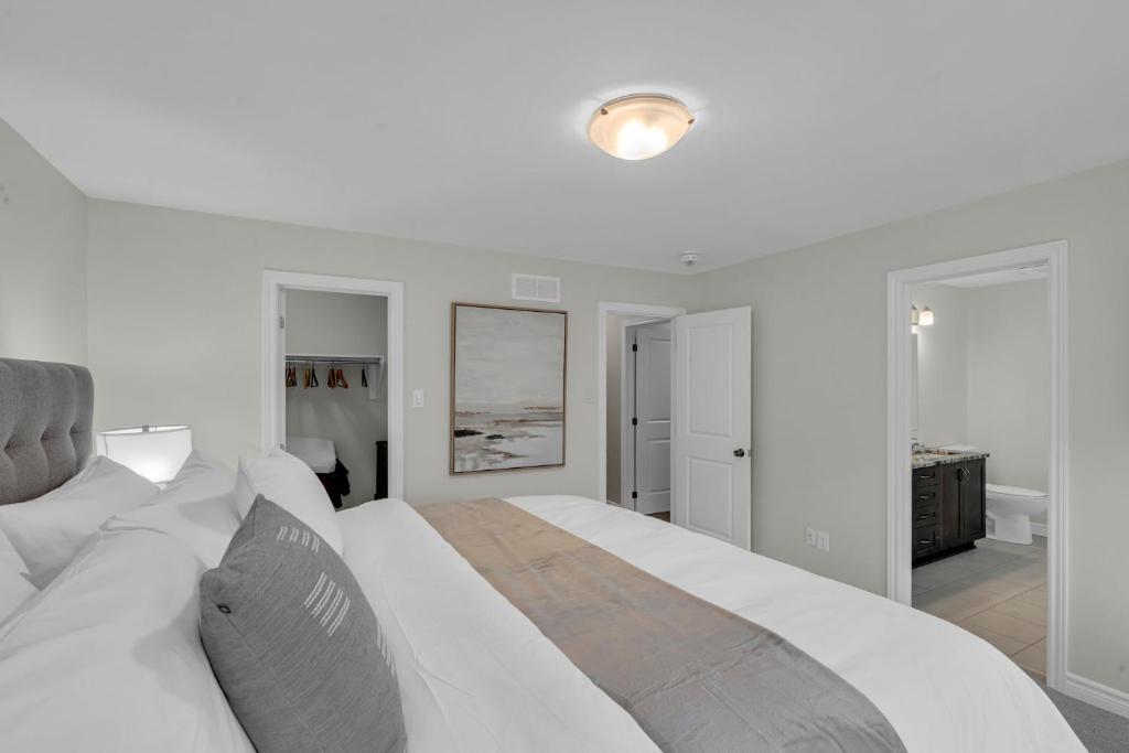 Luxurious and Beautiful House photo 1