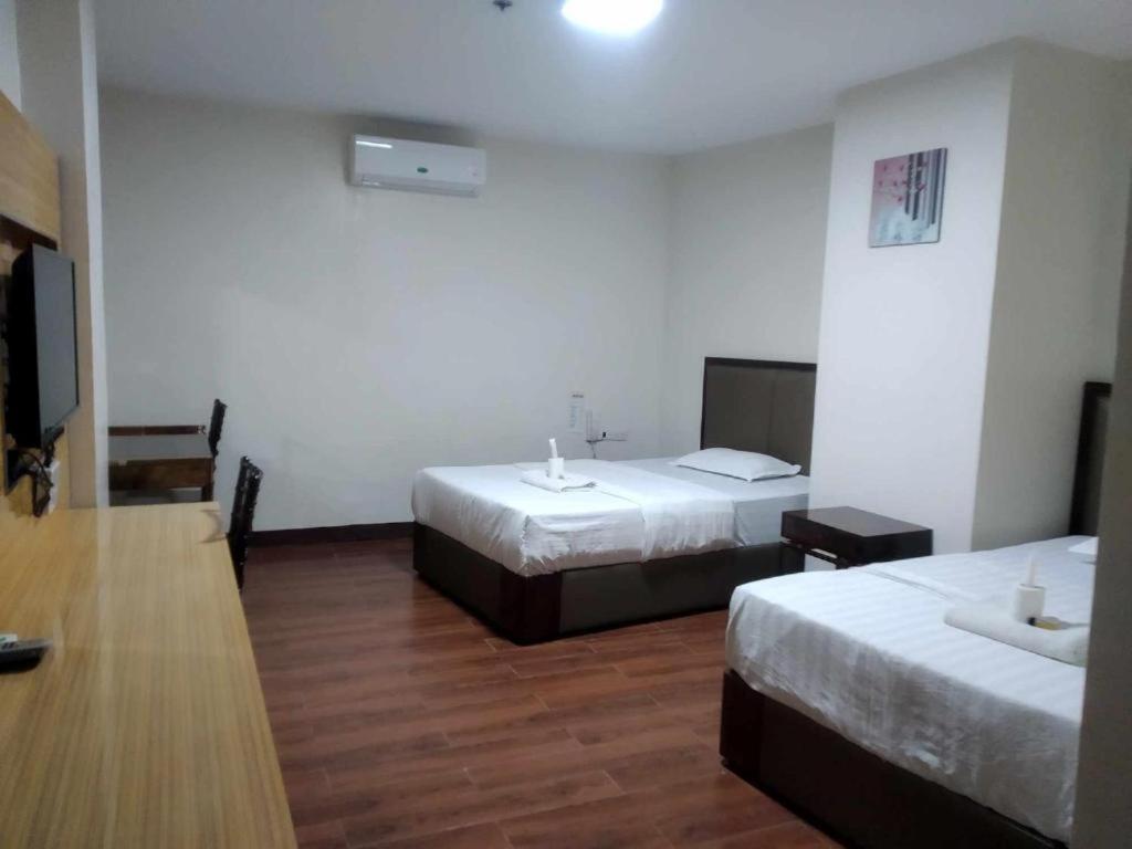 Meaco Royal Hotel - Biñan Laguna photo 2