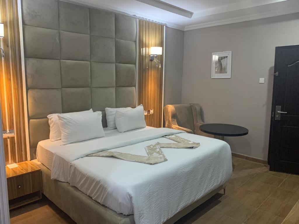 VIEWPOINT HOTEL AND SUITES photo 4