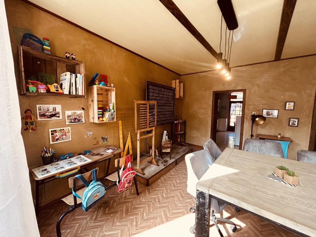 LA MARIEFACTURE - Comme à l'Ecole photo 2