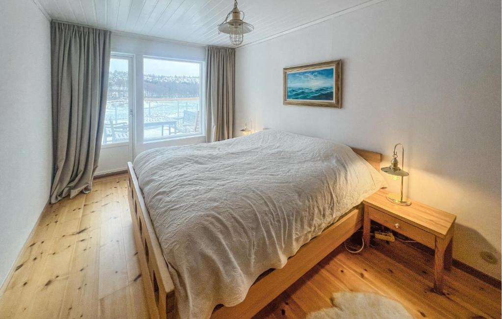 Cozy Home In Fjllbacka With Kitchen photo 1