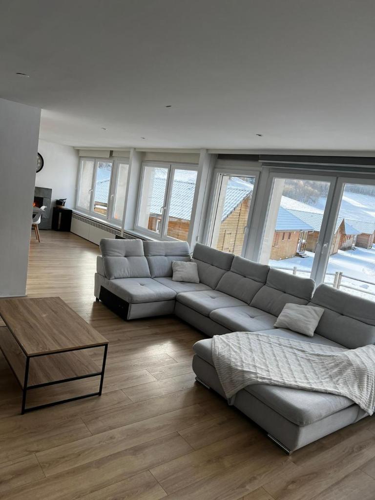 Spacieux et lumineux 115m2 idéalement situé photo 3