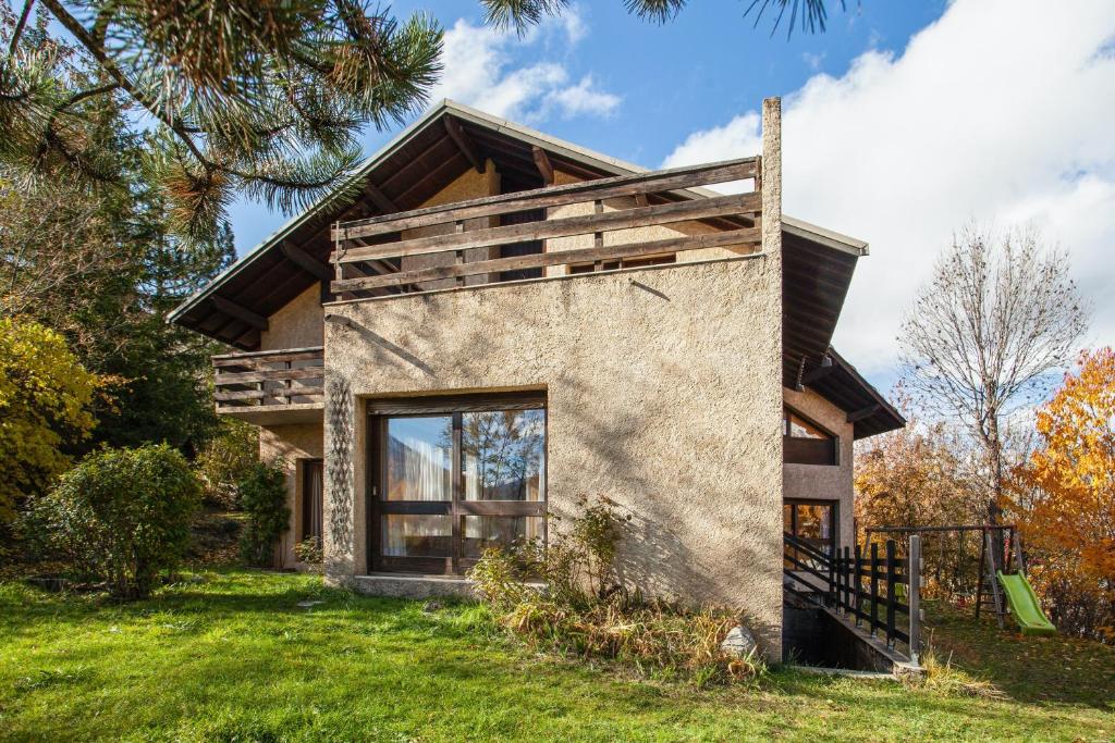 Chalet de 6 chambres avec vue sur la ville balcon et wifi a Briancon a 1 km des pistes