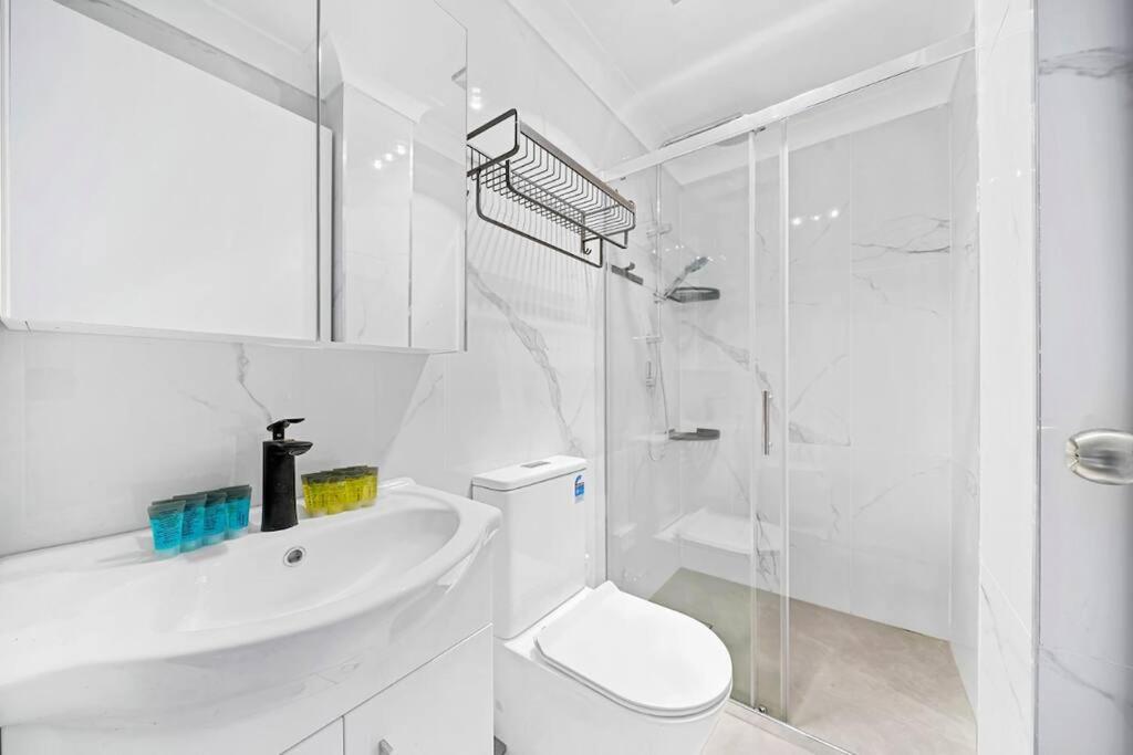 Modern 4B2B house@Glebe photo 1