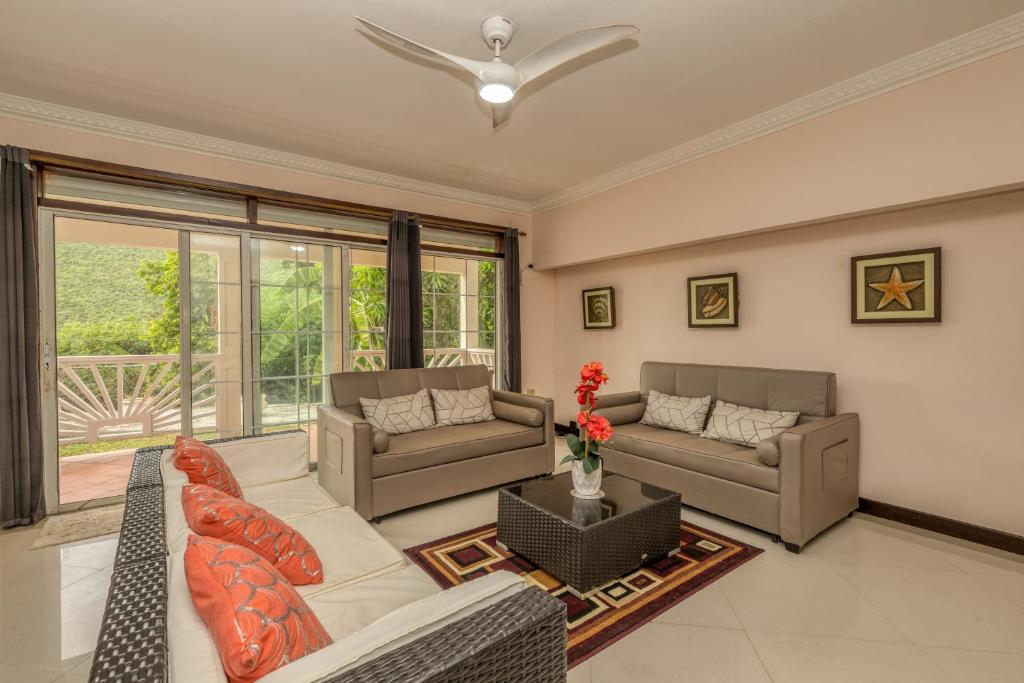 Dawn Beach Estate - 3 bedroom Apartment Villa villa