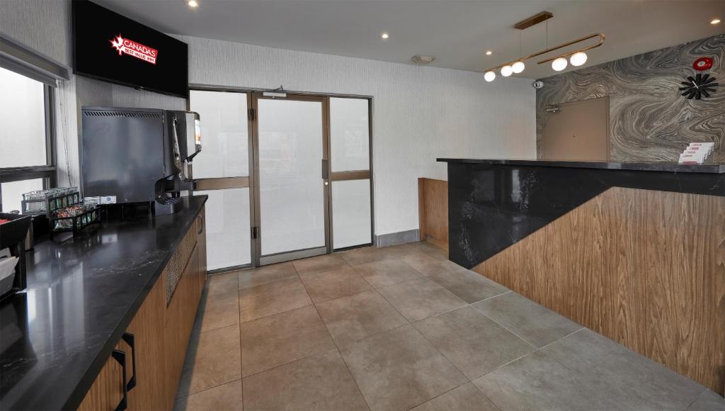 Canadas Best Value Inn Toronto photo 2