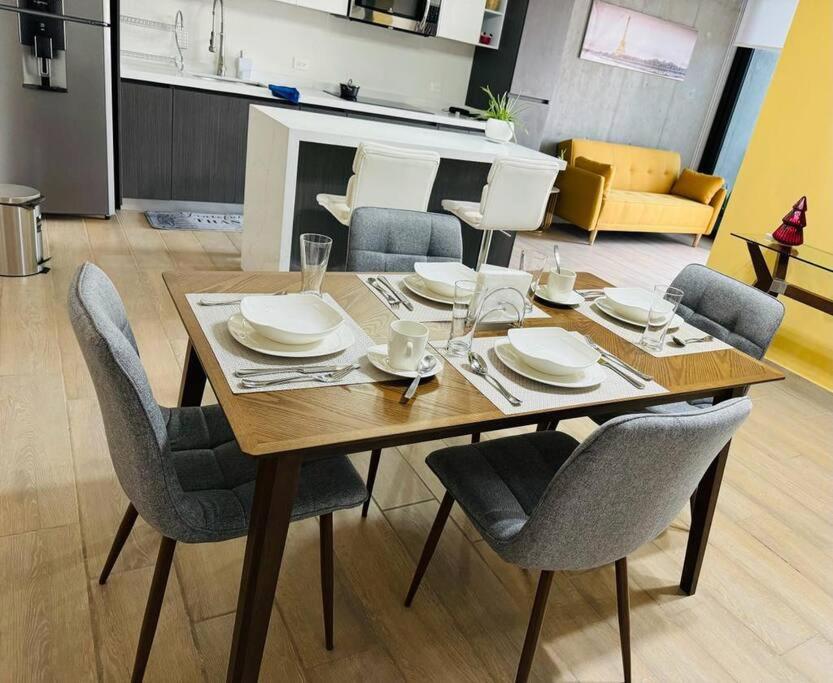New luxury and comfort apartment, fully furnished in Monterrey Centro. (Includes: Pool, Parking lot, A.C., WiFi, Gym) photo 2