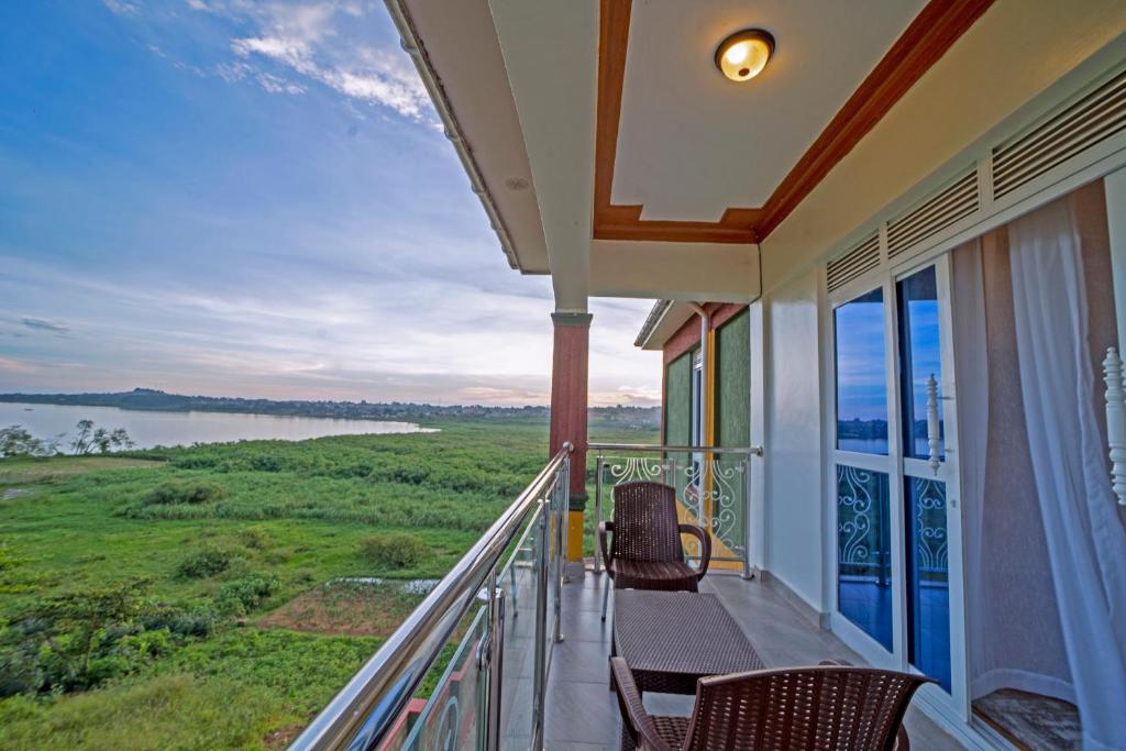 Kibibi Lake view furnished suites photo 2