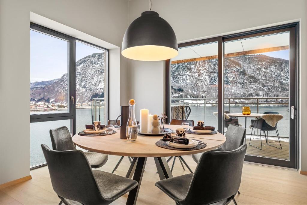Toppleilighet på bryggen i Sogndal med fantastisk utsikt photo 4