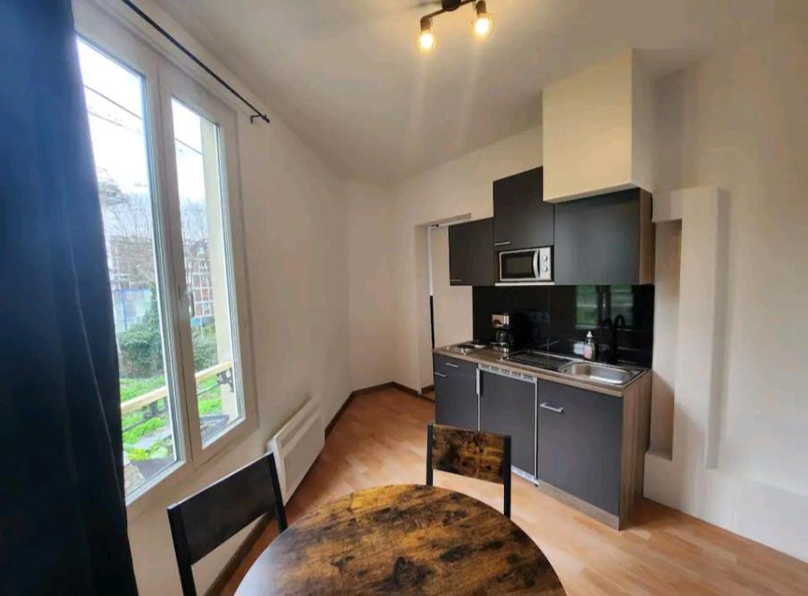 Très beau 2 pièces à 400m de Paris photo 3