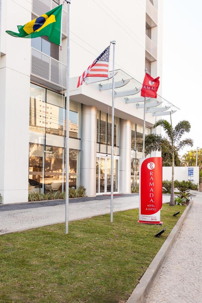Ramada Hotel & Suites Campos Pelinca photo 4
