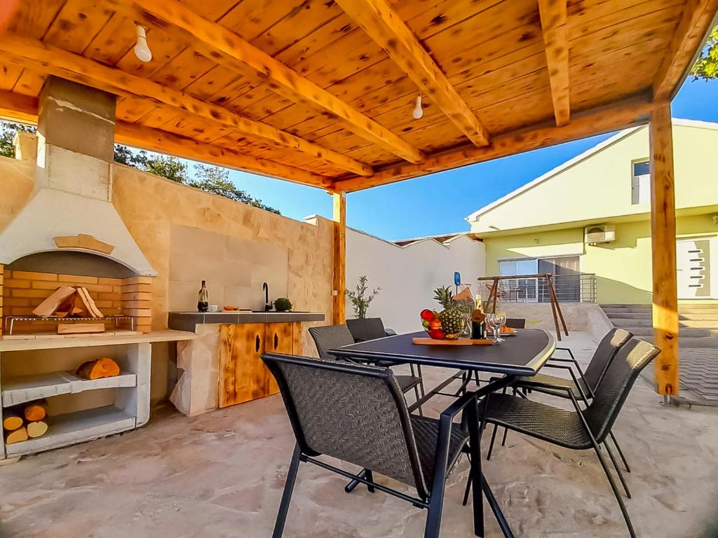 Villa Aura photo 1