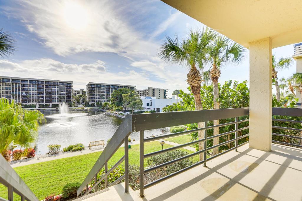 Luxury Longboat Key Condo - Walk to Beach Access! photo 1