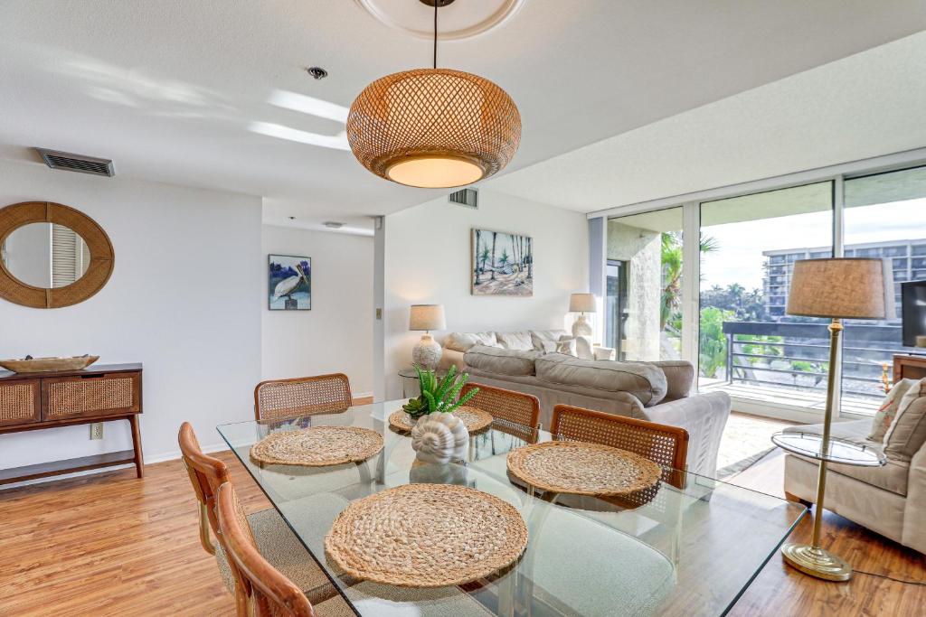 Luxury Longboat Key Condo - Walk to Beach Access! photo 4