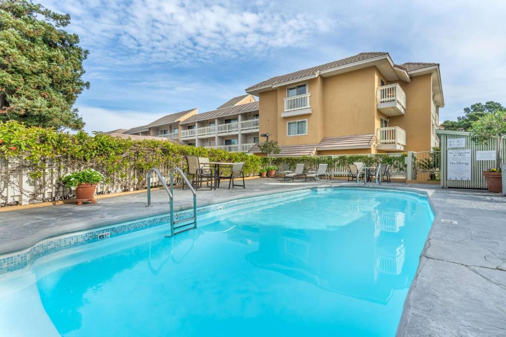Best Western Plus Monterey Inn photo 3