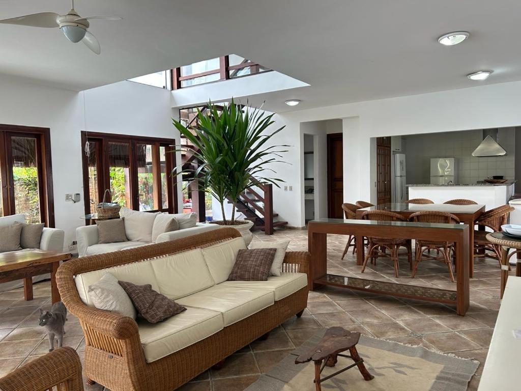 Casa na Praia Riviera de São Lourenço 4 Suítes para até 12 pessoas 4min a pé da Praia e 11 min a pé do Shopping photo 4