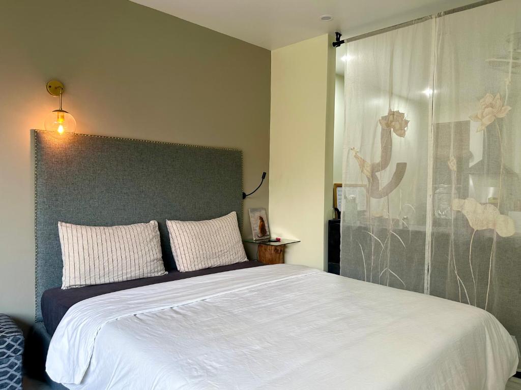 Noon Homestay Tay Ho