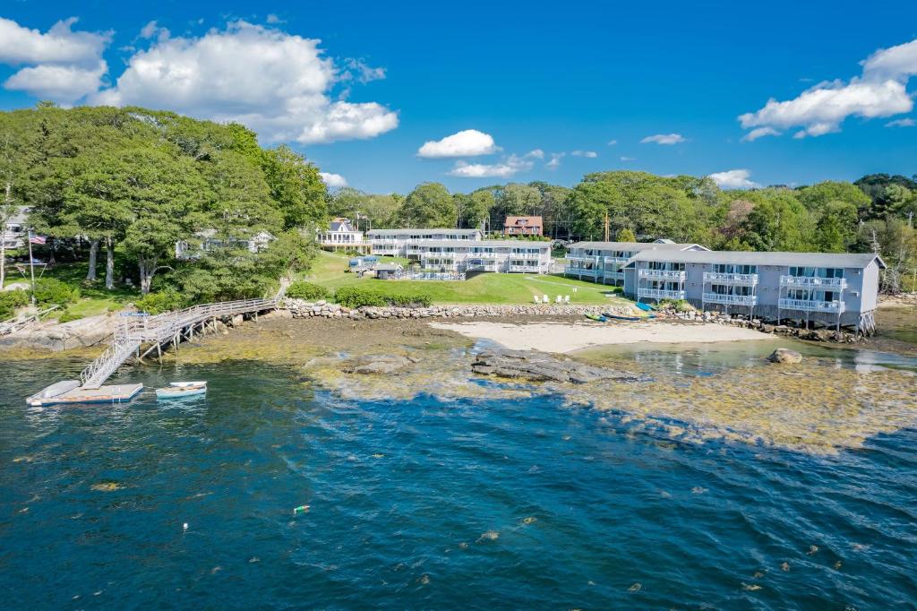 Smuggler's Cove Inn image
