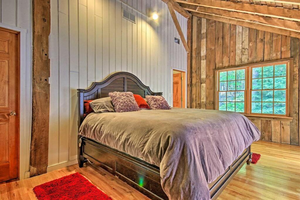 Bear's Eye View - Mountain Retreat w/ Hot Tub! photo 2