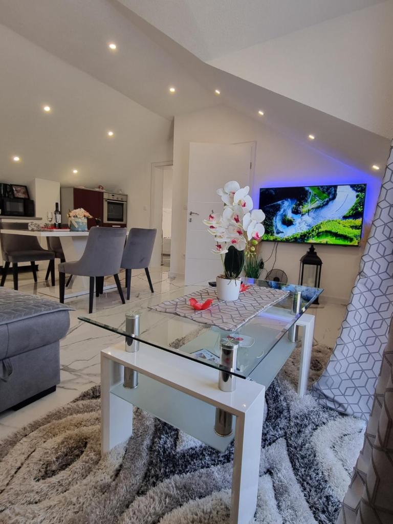 Luxury Apartment Megy photo 3