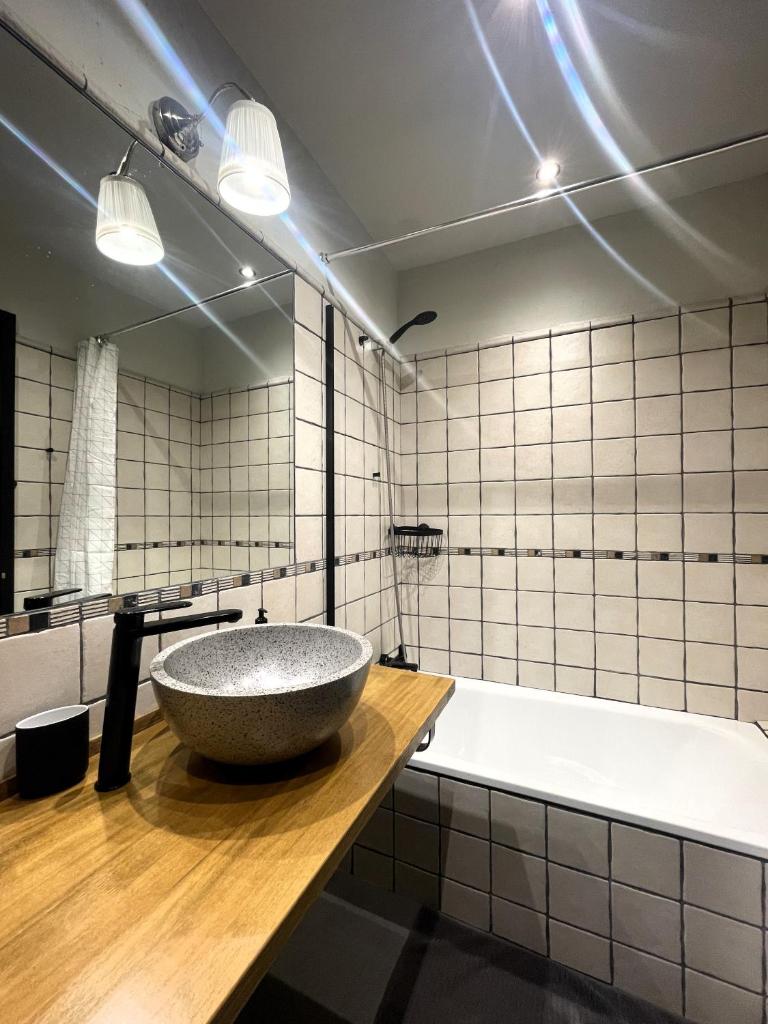 Gra de Fajol, Apartamento en el puente histórico photo 4