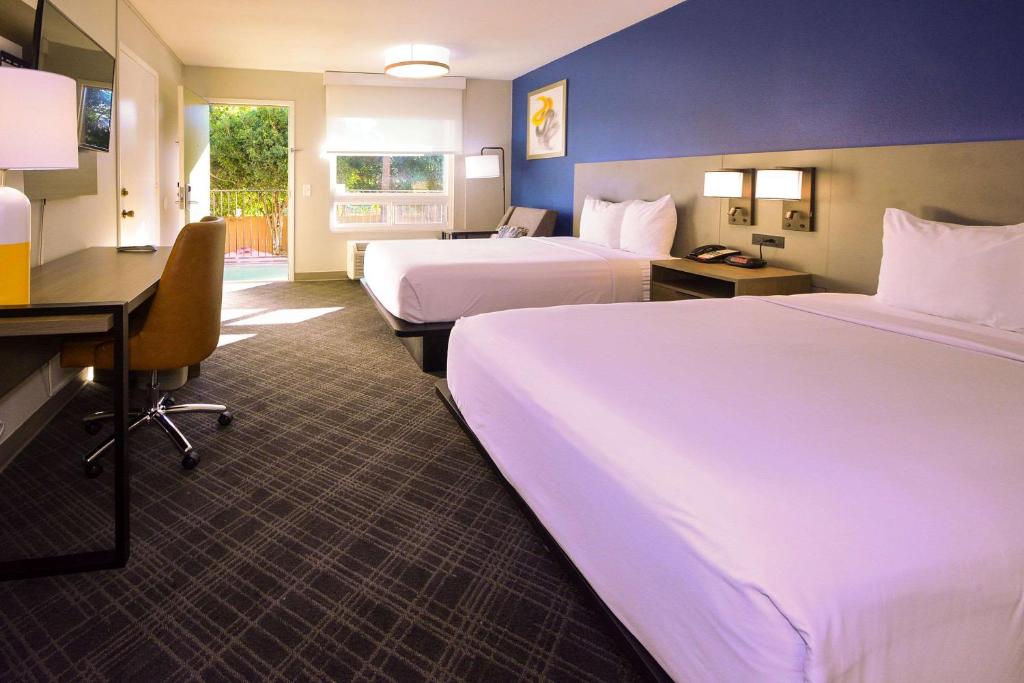 Comfort Inn Encinitas Near Legoland photo 1