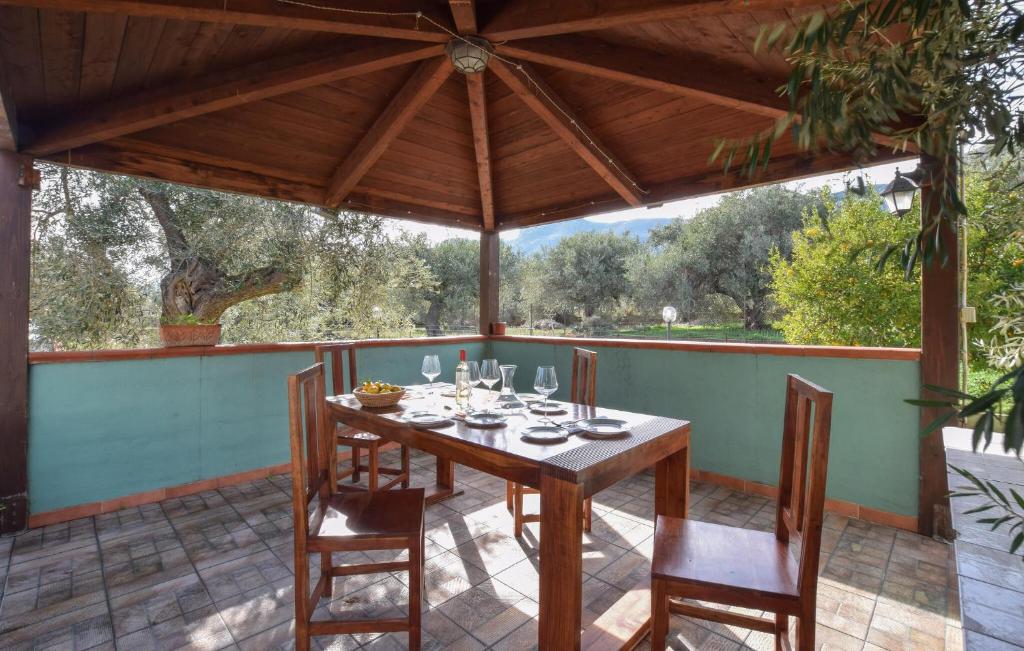 Beautiful Home In Altavilla Milicia With Kitchenette photo 2
