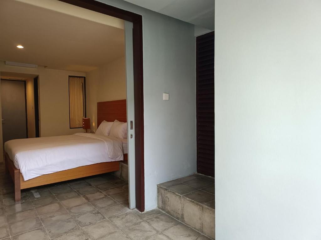 Kuta Living - Tap to explore photos