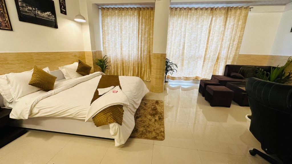 Hotel Relax In - Noida Sector 18 photo 2