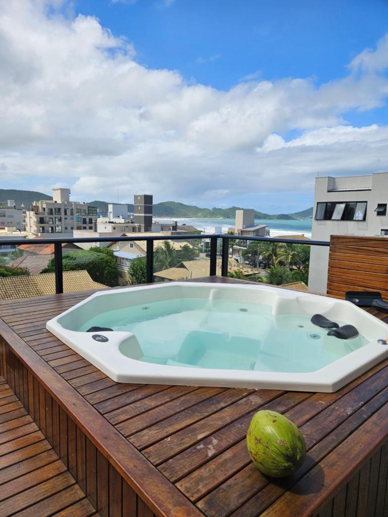 COBERTURA PRÓXIMO AO MAR COM VISTA PRIVILEGIADA E 3 SUÍTES, Vila do Sol 408, COM JACUZZI photo 3