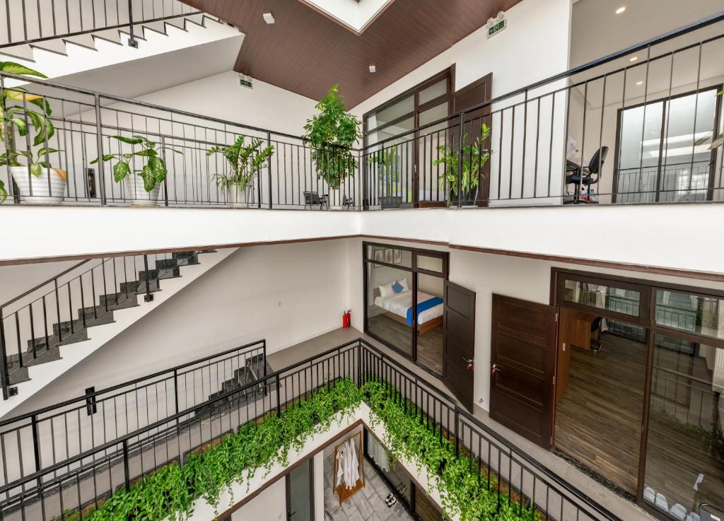 HinataVilla - 9 Bedrooms//5 Mins Walk To My Khe Beach// Private Swimming Pool (9 Phòng Ngủ//Gần Sát Biển Mỹ Khê//Hồ bơi Với Gương Khổng Lồ)