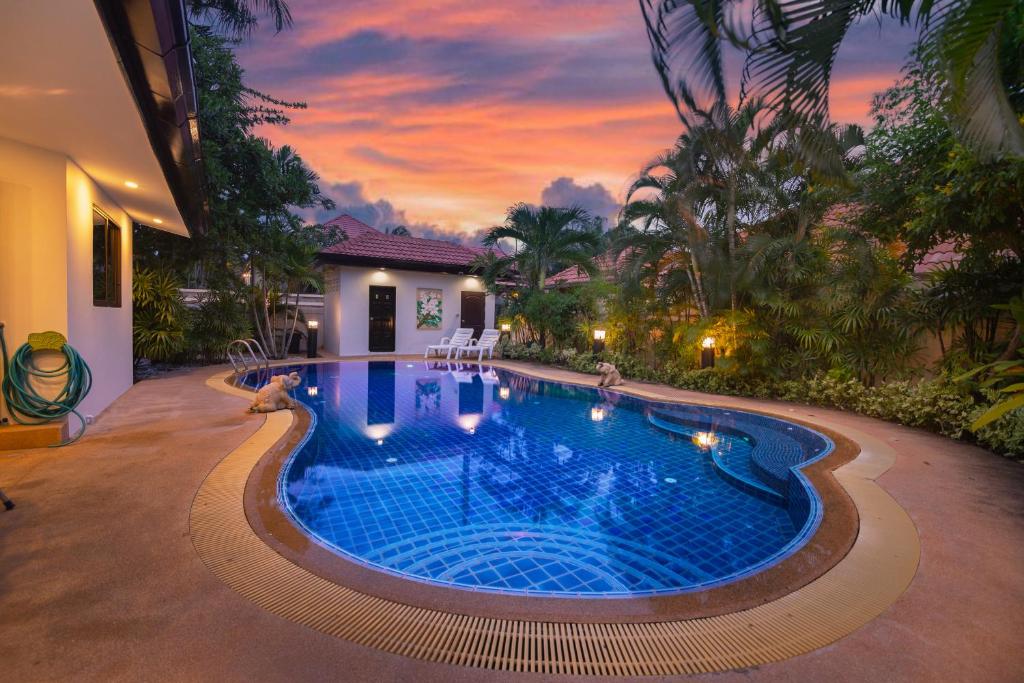 Baan Leelawadee - 4 Bed Villa near Beach Pattaya photo 1