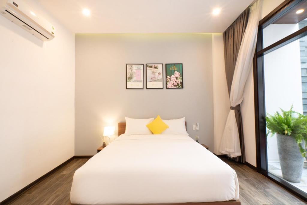 HinataVilla - 9 Bedrooms//5 Mins Walk To My Khe Beach// Private Swimming Pool (9 Phòng Ngủ//Gần Sát Biển Mỹ Khê//Hồ bơi Với Gương Khổng Lồ)