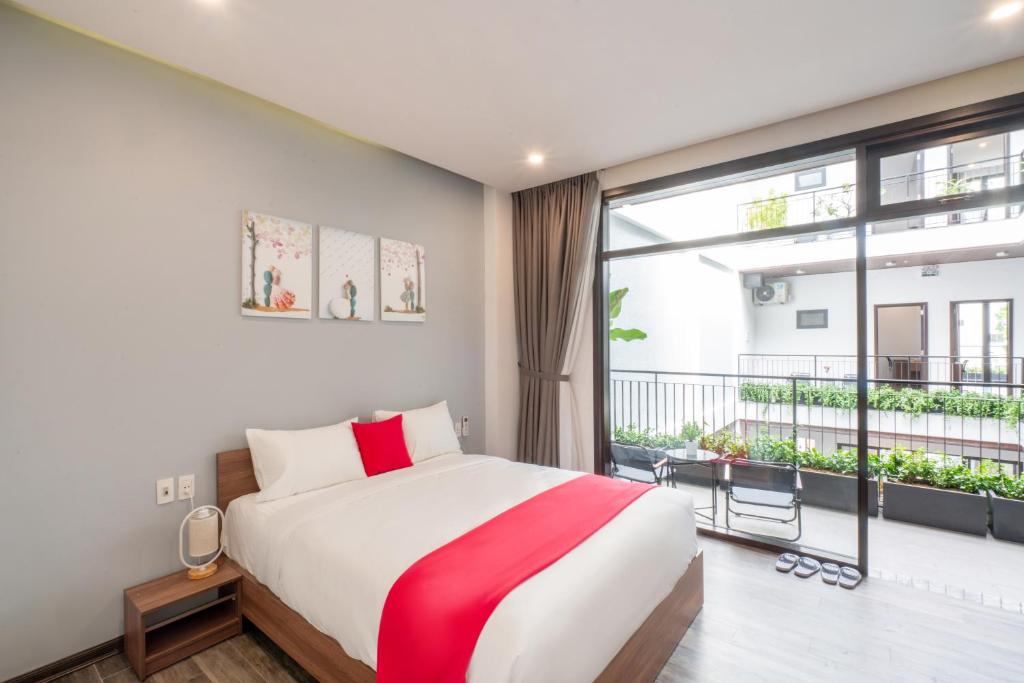 HinataVilla - 9 Bedrooms//5 Mins Walk To My Khe Beach// Private Swimming Pool (9 Phòng Ngủ//Gần Sát Biển Mỹ Khê//Hồ bơi Với Gương Khổng Lồ)